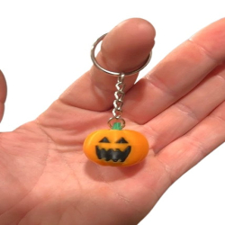 Jack-o-Lantern Plastic Keychain - Festive Halloween Themed Accessory for Bags
