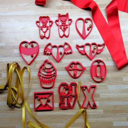Valentine's Day Cookie Cutter Set – 12 Pcs Heart & Love-Themed Shapes for Baking