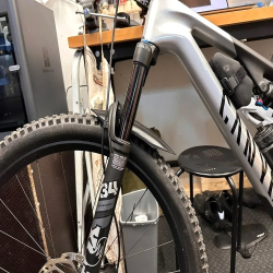 Durable and Stylish Mudguard for FOX 34 Fork – Protect Your Ride in Style