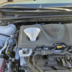 Screw-On Oil Funnel – Secure Fit Engine Oil Funnel for Easy No-Mess Refills