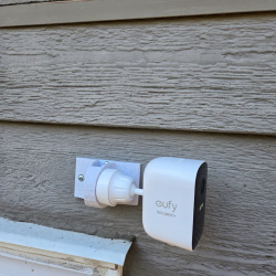 Cam 90° Angled Mount – Enhanced Viewing Angle for Security Cameras